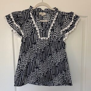 Entro Black and White Geometric Blouse